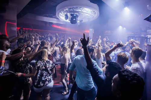 Surfers Paradise nightclub Down Under Party Tour on New Years Eve 